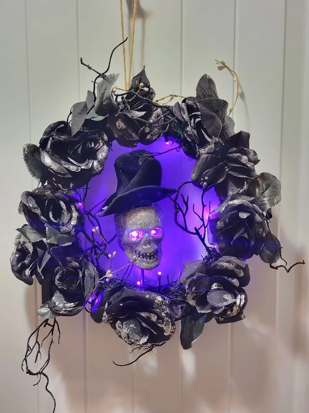 Halloween Purple LED Black Grapevine Wreath Silver Skull Flowers Branches 16